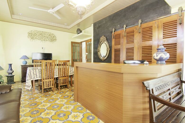 Embe Joglo Homestay