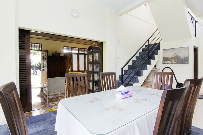 Embe Joglo Homestay