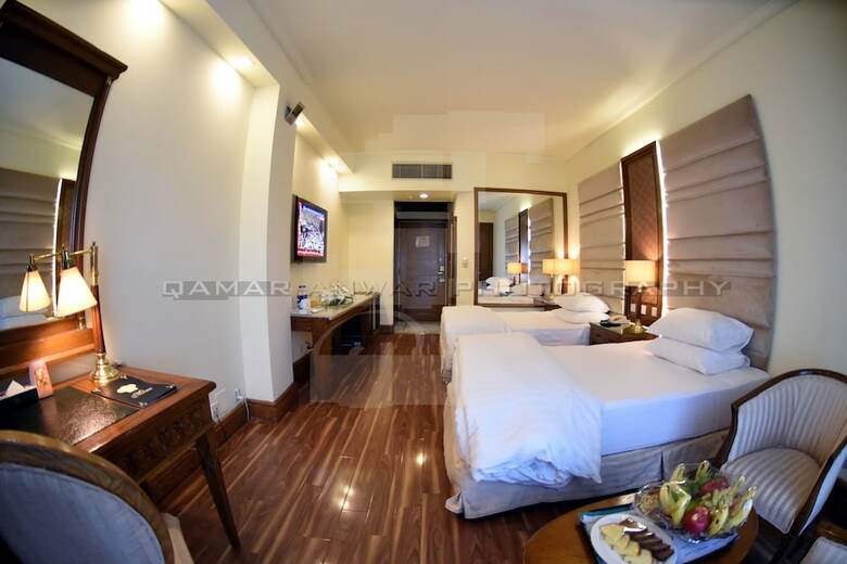 Hotel Crown Plaza