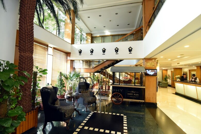 Hotel Crown Plaza