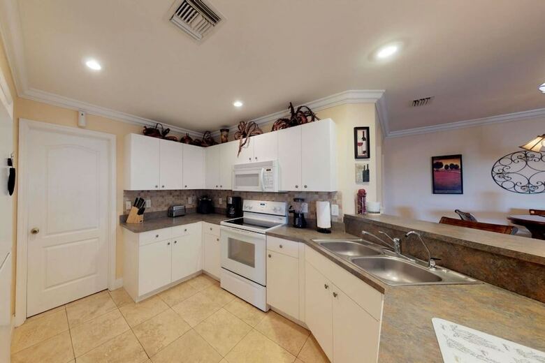 938 Sw 6th Ct