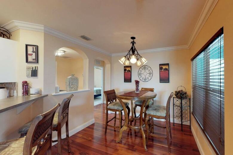 938 Sw 6th Ct