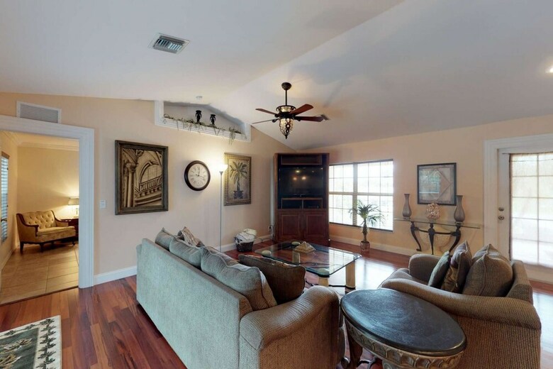 938 Sw 6th Ct
