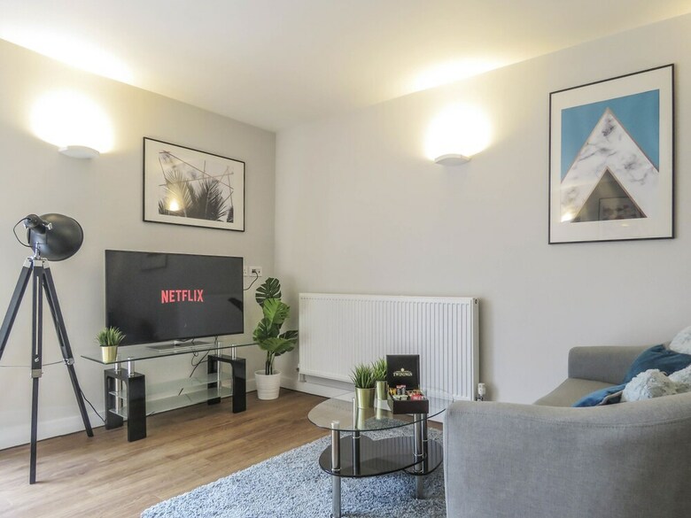 Tudors Esuites Birmingham Apartments With Gated Parking