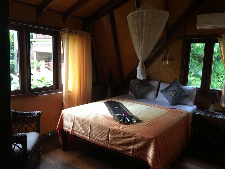 Hotel Petchpailin Resort