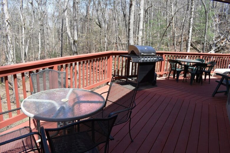 Cabana Rowe`s Round House