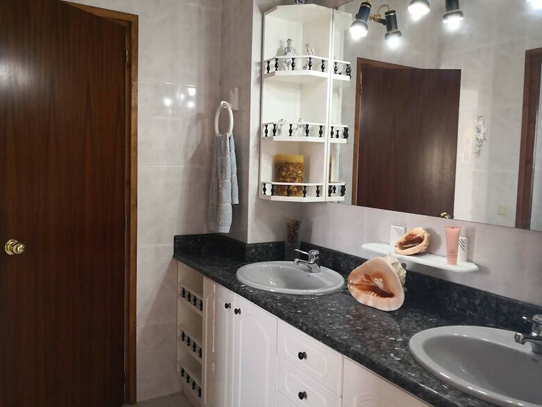 Villa Con Jard�n Piscina Y Cerca Playa