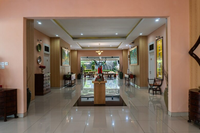 Oyo 787 Hotel Kuwera Inn