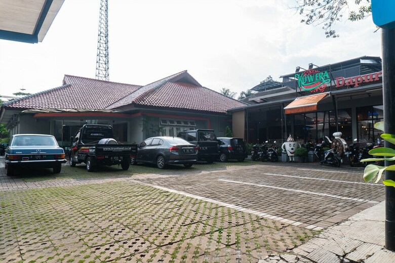 Oyo 787 Hotel Kuwera Inn