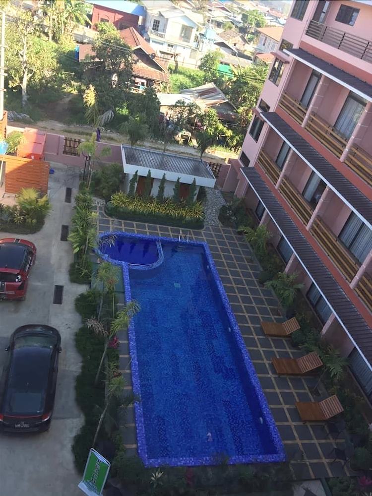 Peach Hotel Inle
