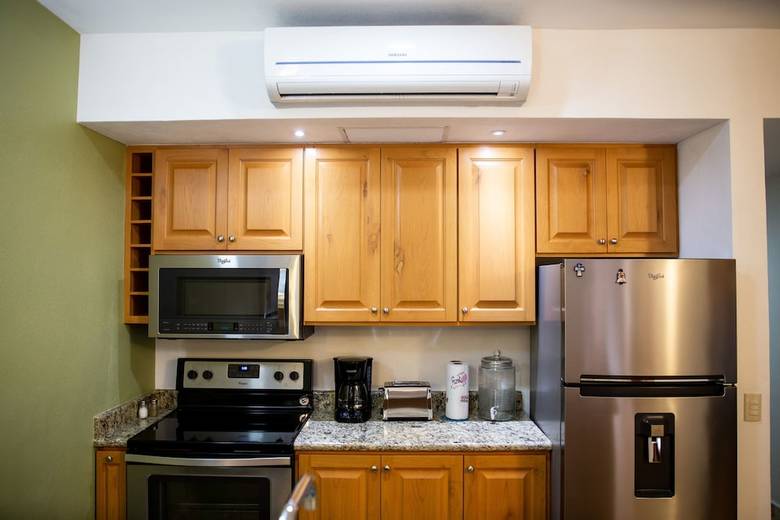 Peninsula 102 2 Br By Casago