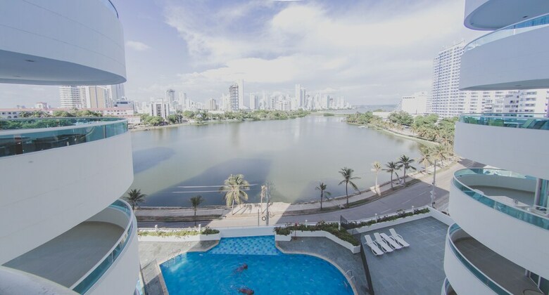 Apartamentos Torres Del Lago