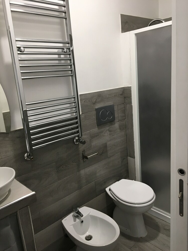 Hotel Vatican Glee Rooms