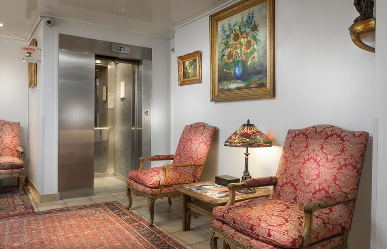 Agate Hotel