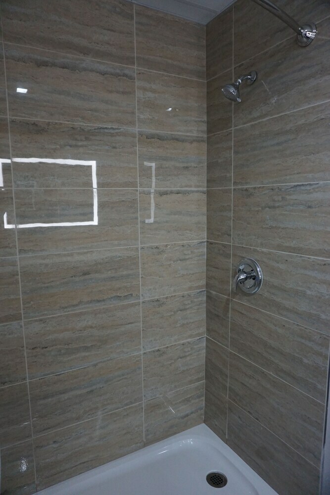 The Waves Hotel, Ascend Hotel Collection
