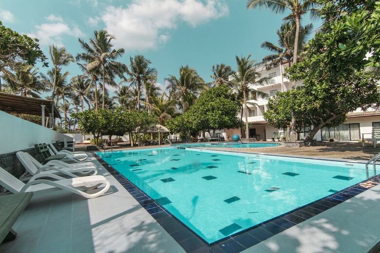 Oyo 111 Sea Shine Beach Hotel