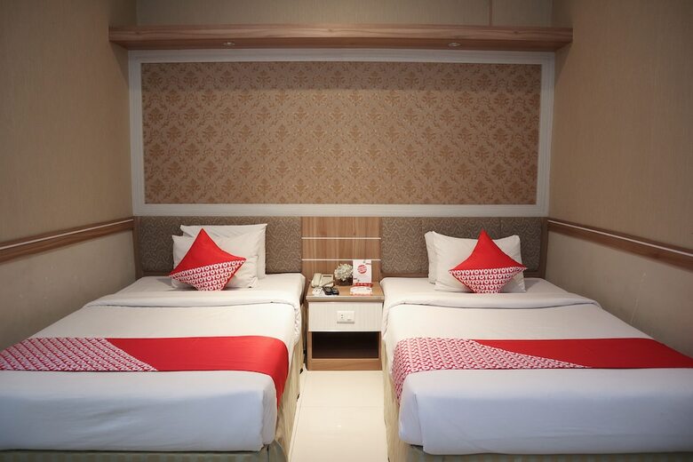 Oyo 742 Mona Plaza Hotel