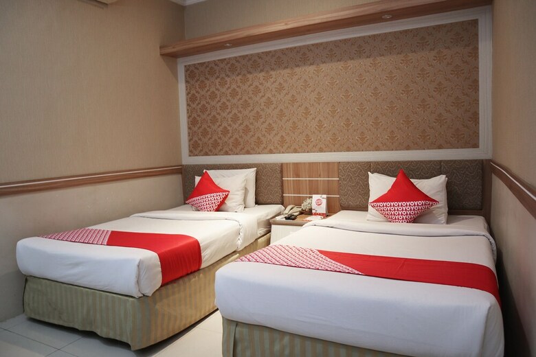Oyo 742 Mona Plaza Hotel