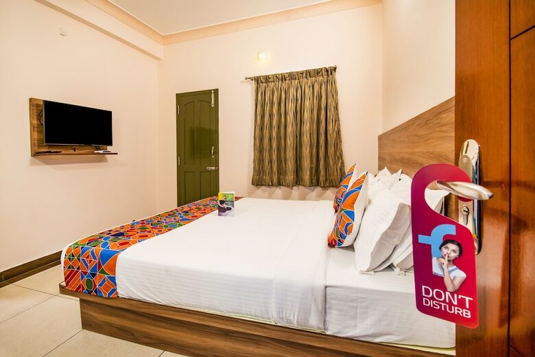 Hotel Fabexpress Radha Regent