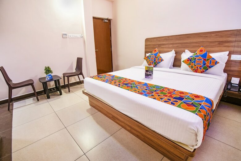 Hotel Fabexpress Radha Regent