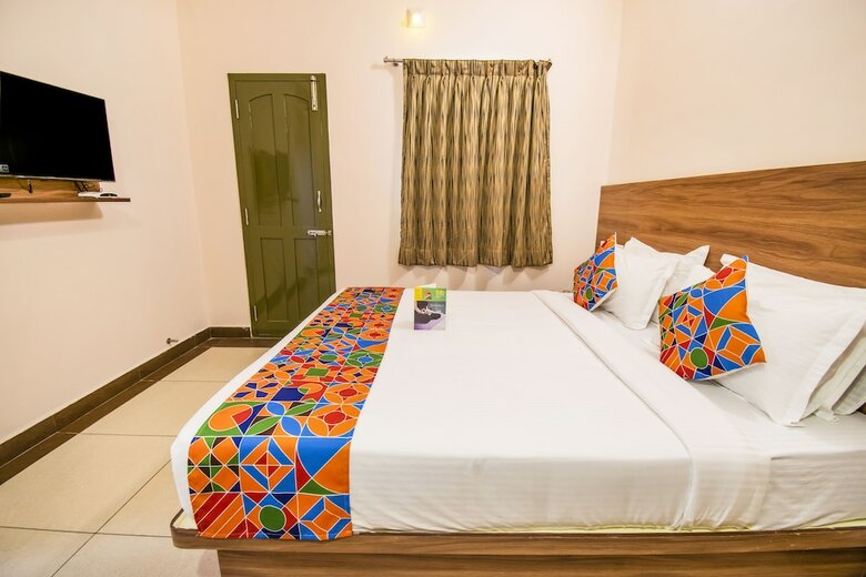 Hotel Fabexpress Radha Regent