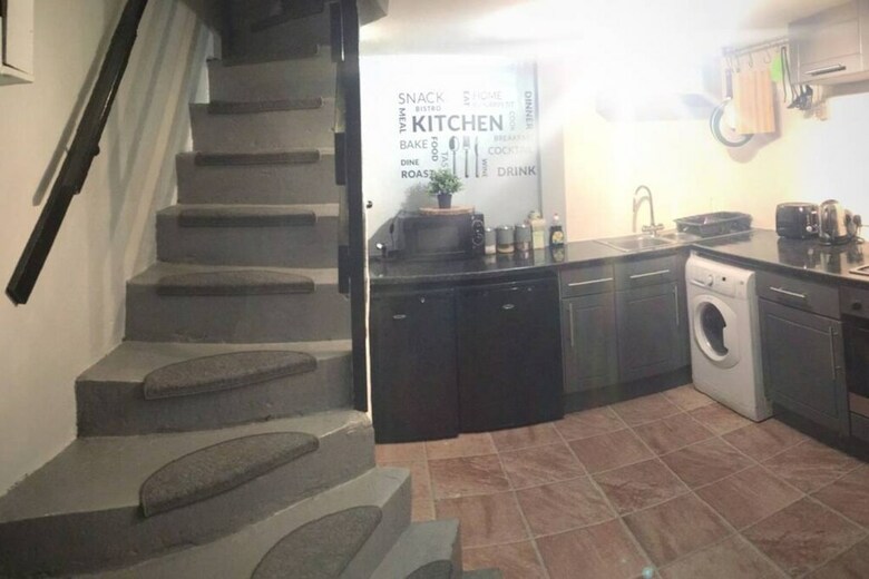 Cosy 1 Bedroom Edinburgh Apartment