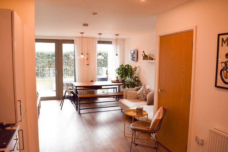 Modern 1 Bedroom House In Pontoon Dock