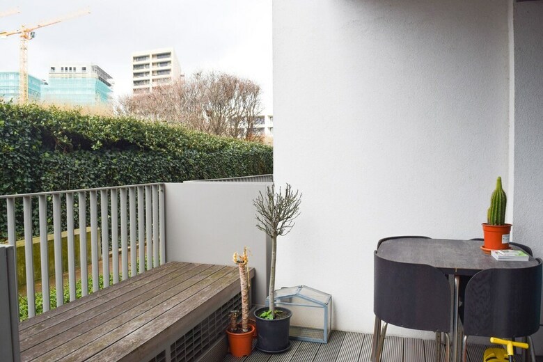 Modern 1 Bedroom House In Pontoon Dock