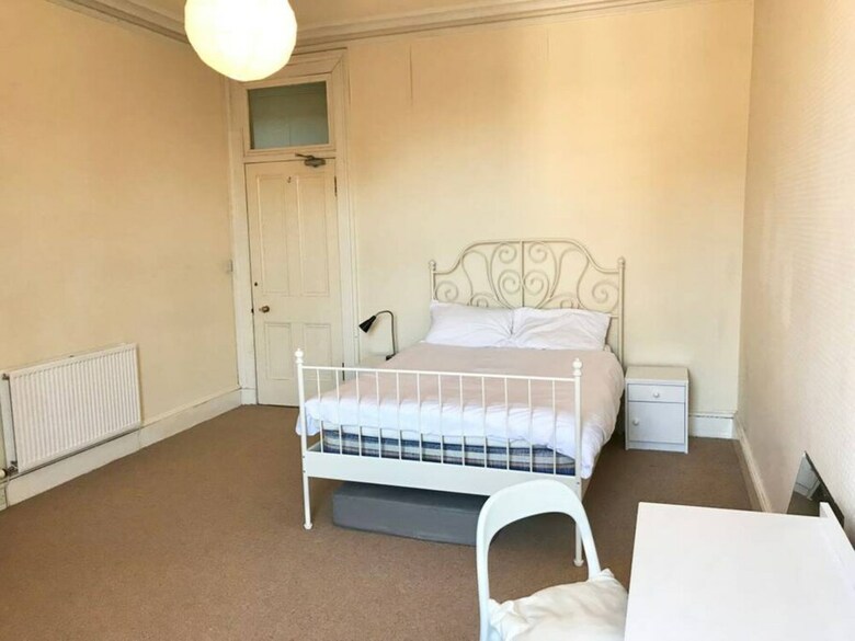Fabulous 6 Bedroom Edinburgh Apartment