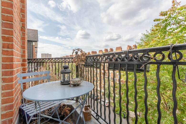 Gorgeous Apartment In A West End Mansion