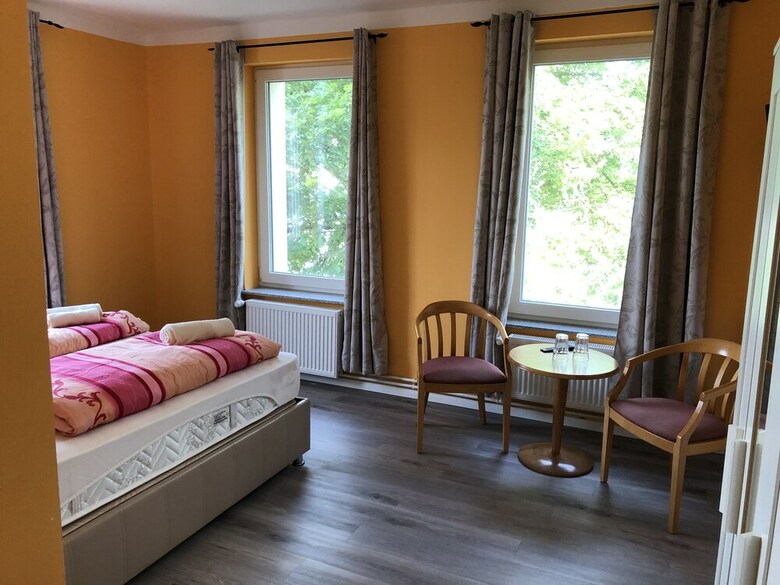 M&m Hotel - Wilhelmsburg