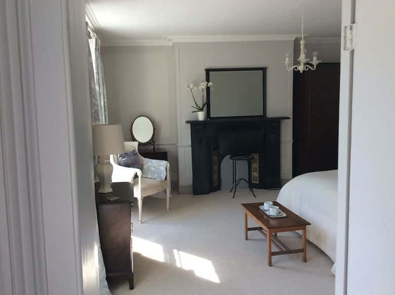 Bed & Breakfast Delamore House