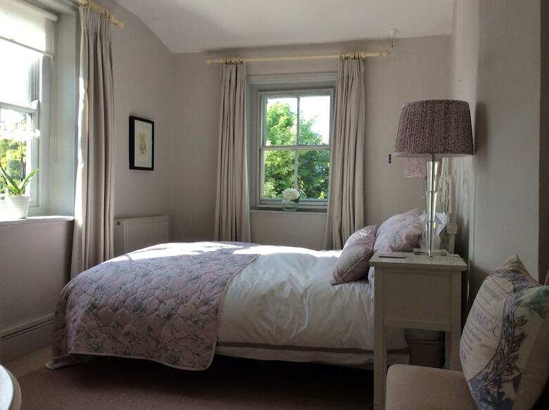 Bed & Breakfast Delamore House