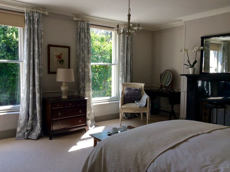 Bed & Breakfast Delamore House