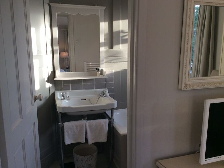 Bed & Breakfast Delamore House
