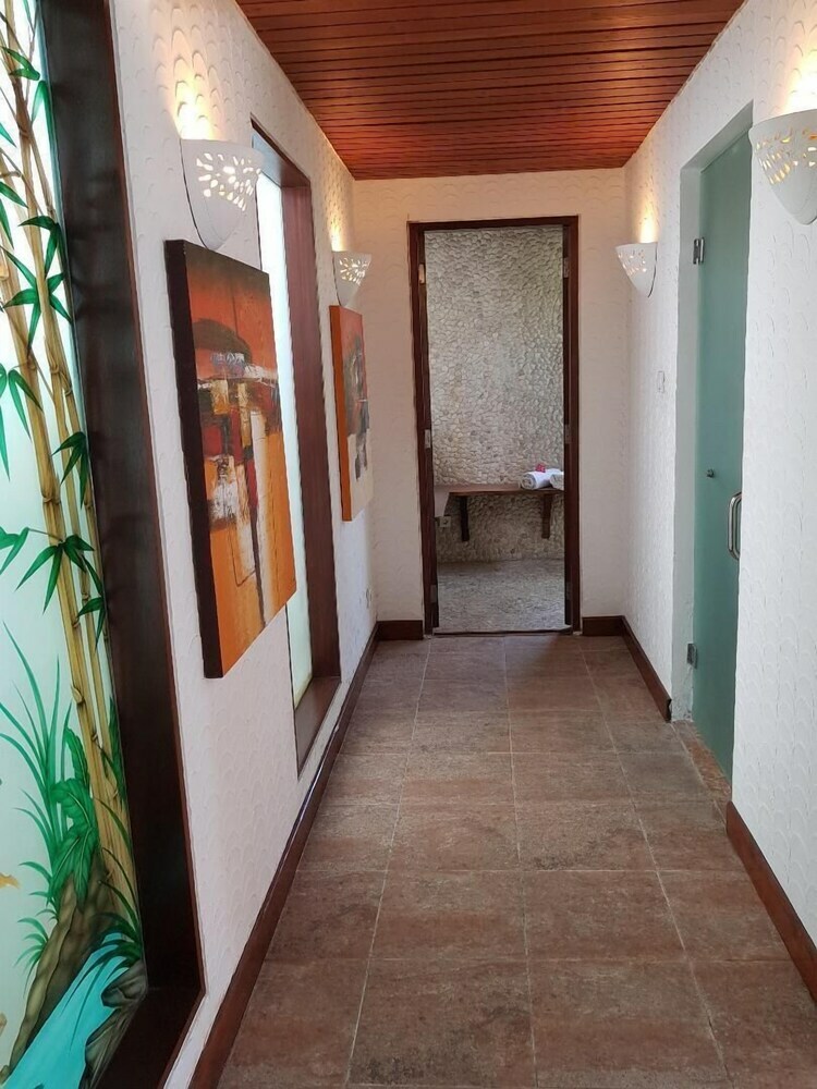 Andrea Villas & Suites