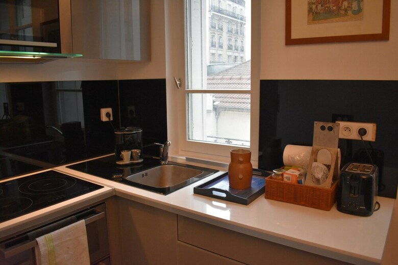 Spacious 1 Bedroom Apartment In Paris 15th