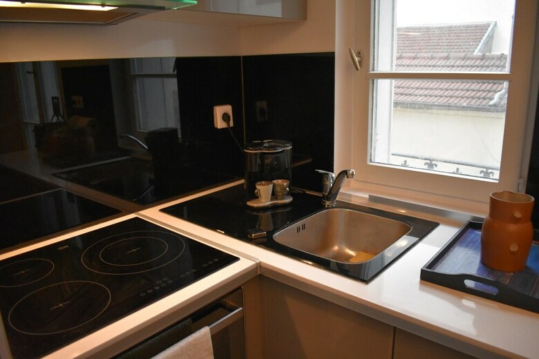 Spacious 1 Bedroom Apartment In Paris 15th