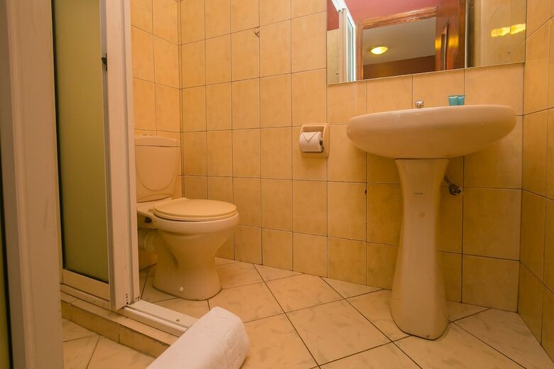 Plus 254 Hotel