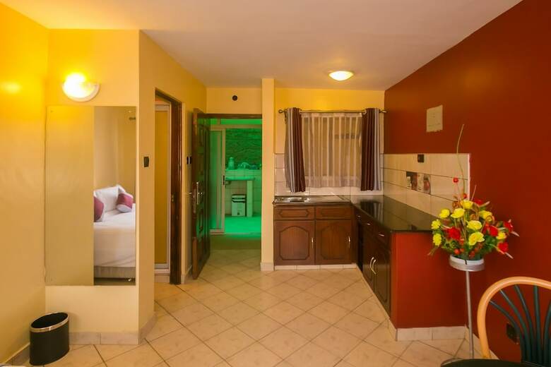 Plus 254 Hotel