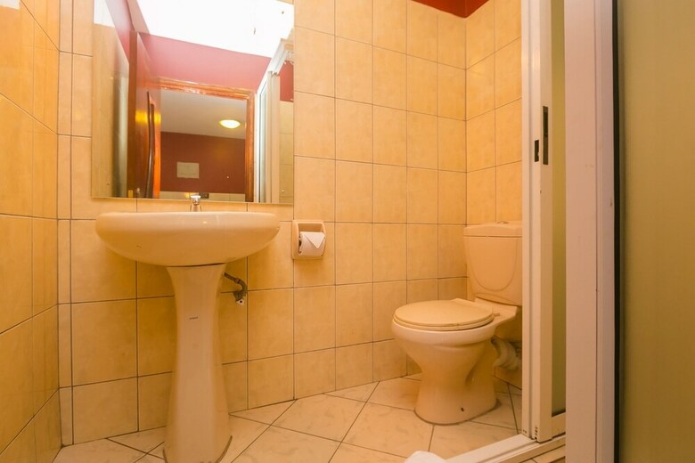 Plus 254 Hotel