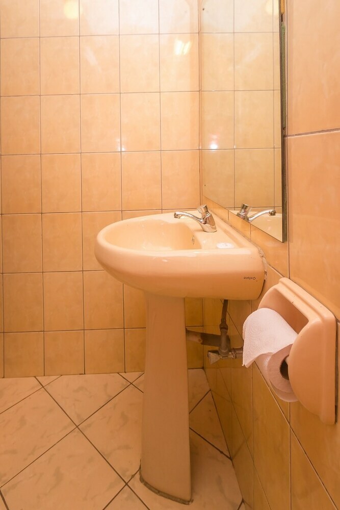 Plus 254 Hotel