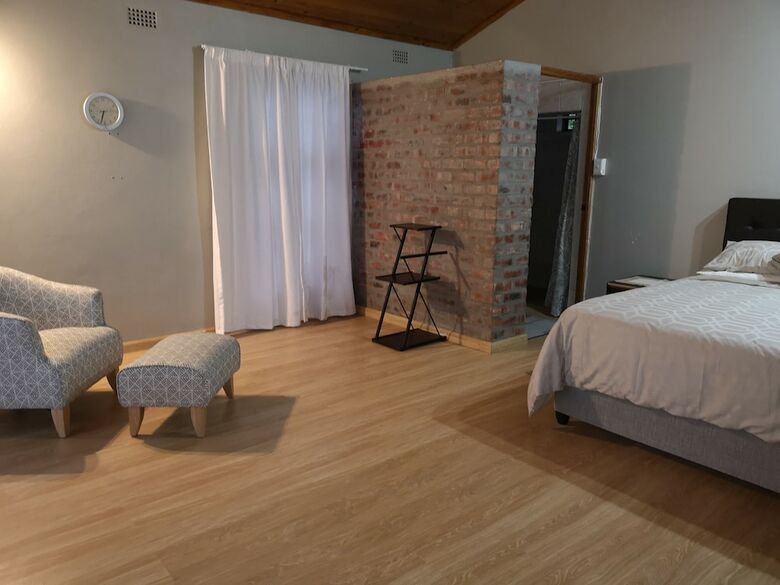 Hotel Twinnpalms Accommodation