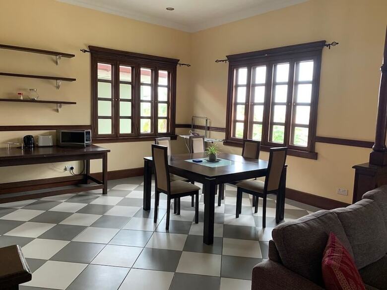 Apartamentos Carlton On Troas