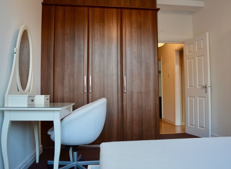 Spacious 3 Bedroom Apartment In Manchester