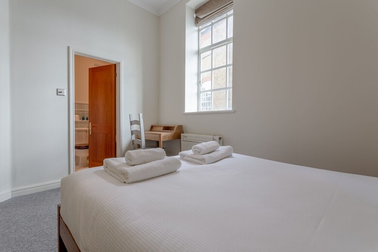 Spacious Apartment In A Factory Conversion