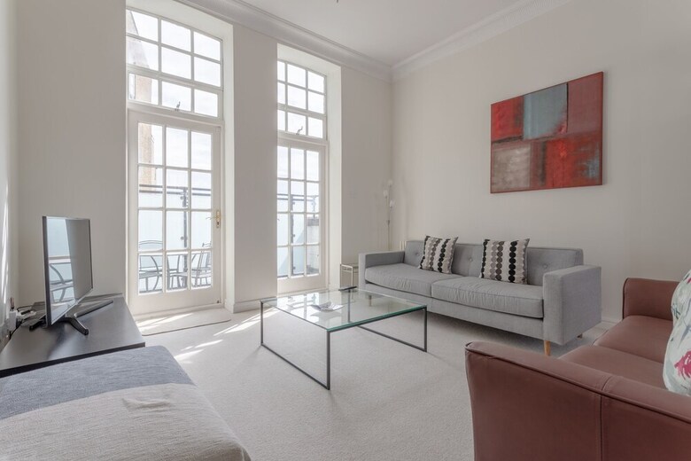 Spacious Apartment In A Factory Conversion