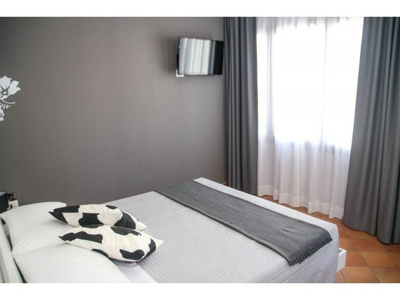Bed & Breakfast Black & White