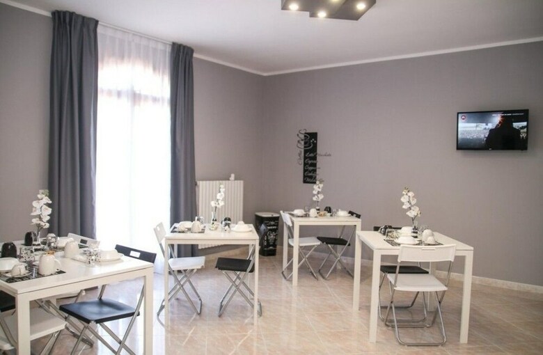 Bed & Breakfast Black & White