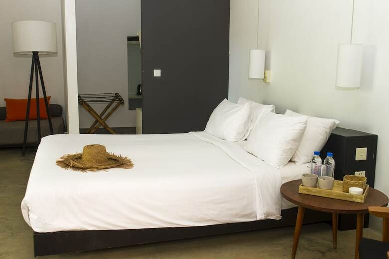 Mittali Hotel